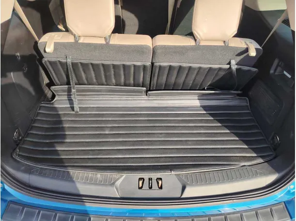 Car image 32