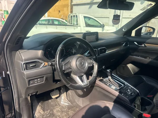 Car image 12