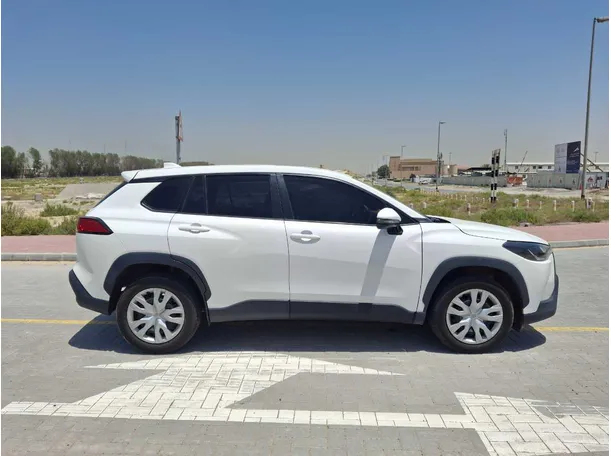 Car image 8