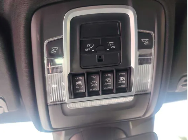 Car image 28