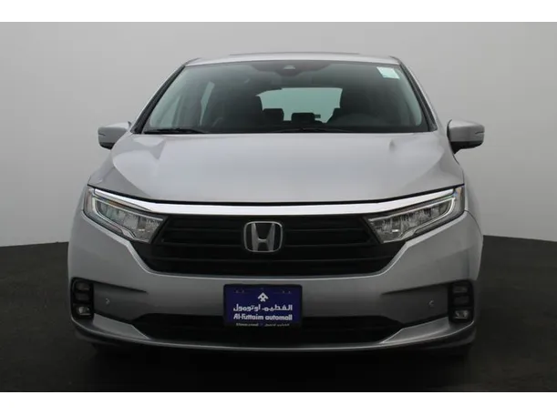 Car image 11