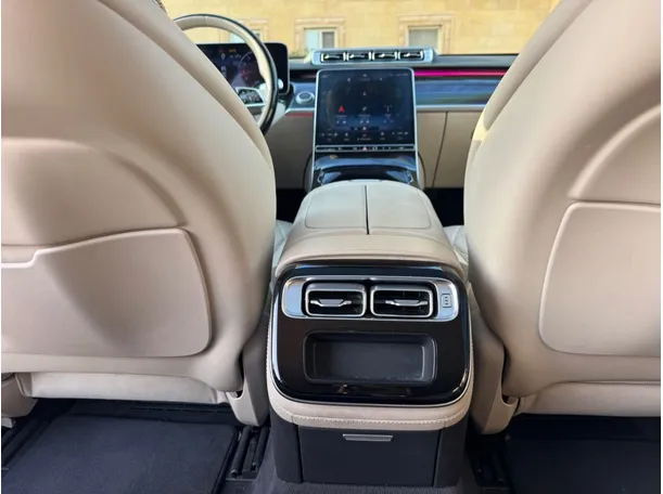 Car image 23