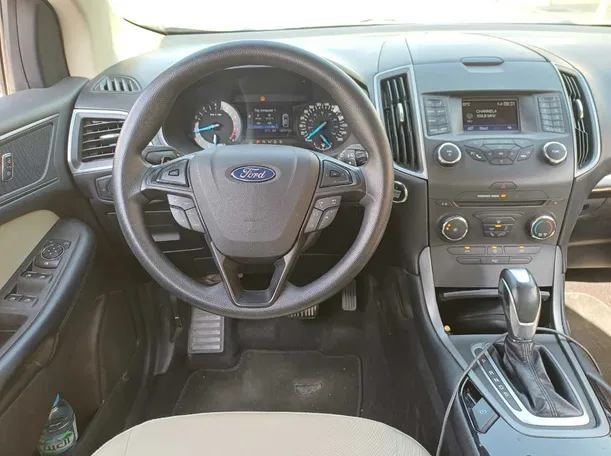 Car image 16