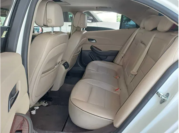 Car image 13
