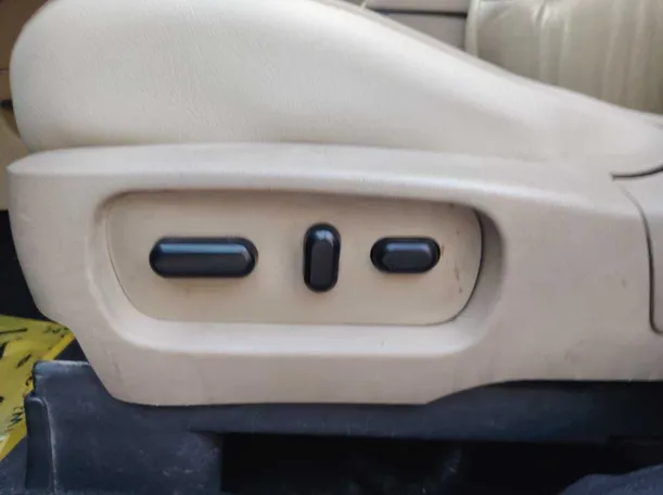 Car image 29