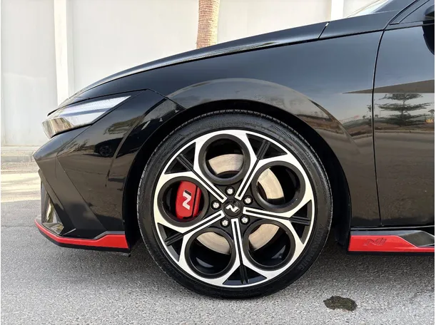 Car image 9