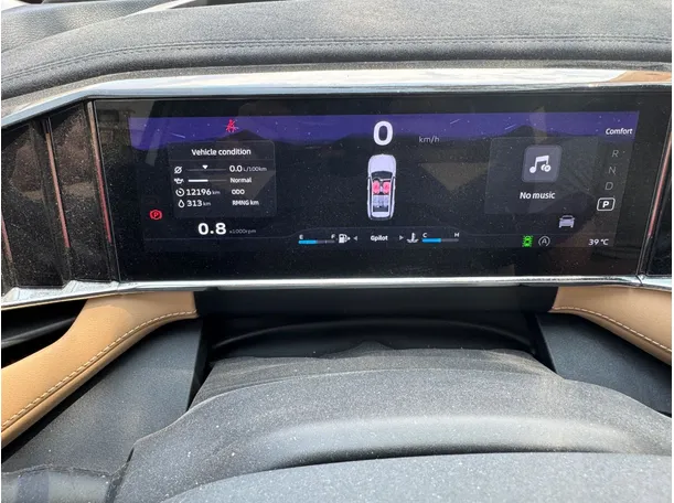 Car image 18