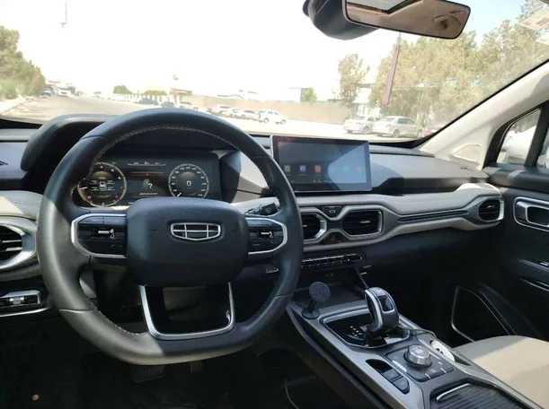 Car image 30
