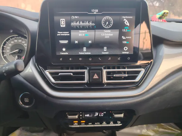 Car image 20