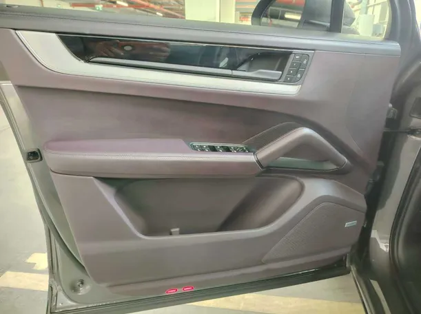 Car image 45