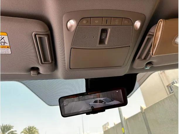 Car image 26