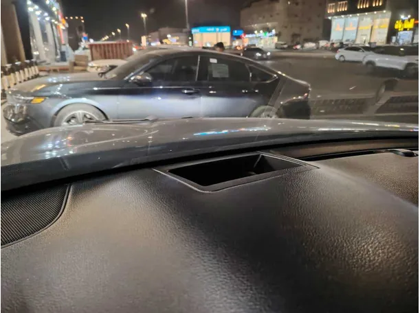 Car image 30