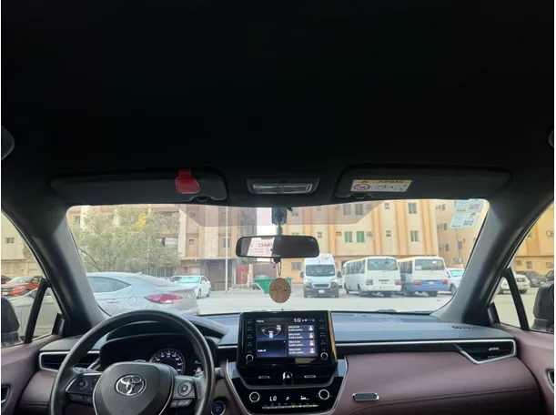 Car image 14