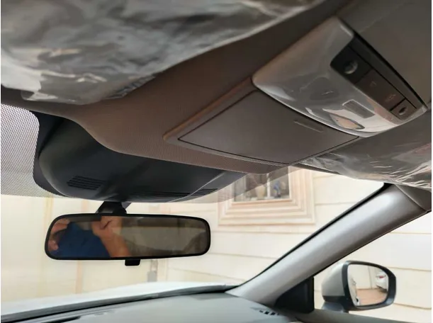 Car image 29