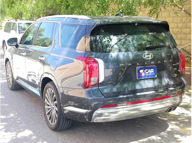 Car image 7