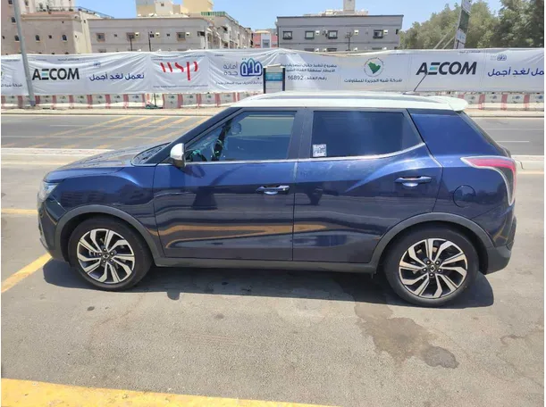 Car image 9