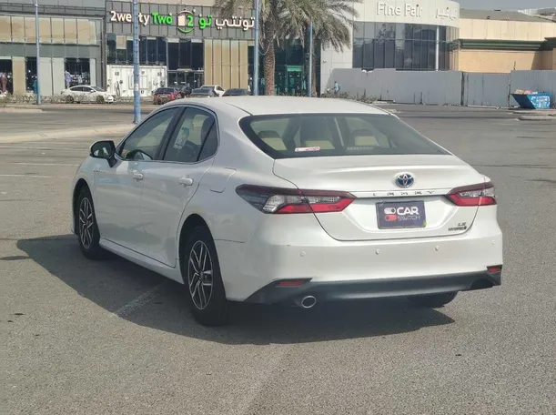 Car image 7