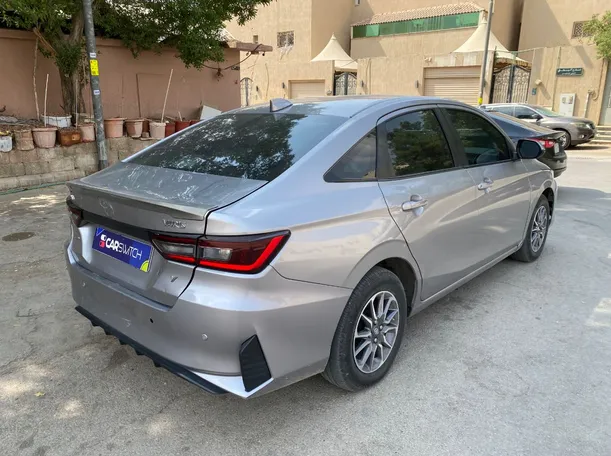 Car image 5