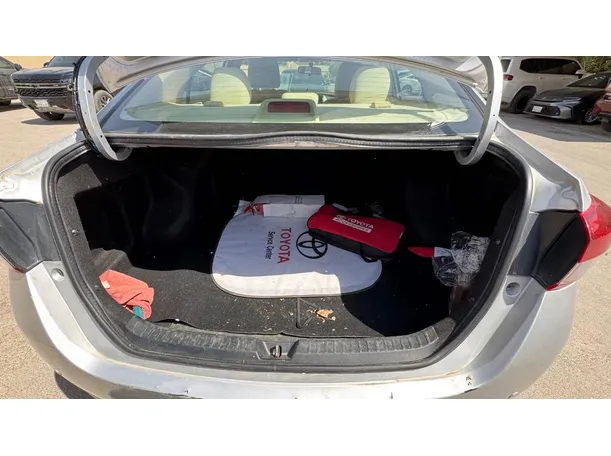 Car image 18