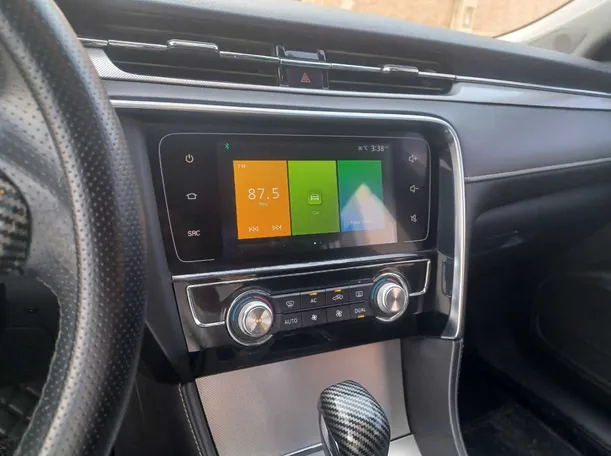 Car image 16