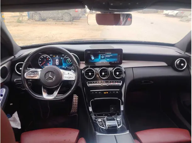 Car image 18
