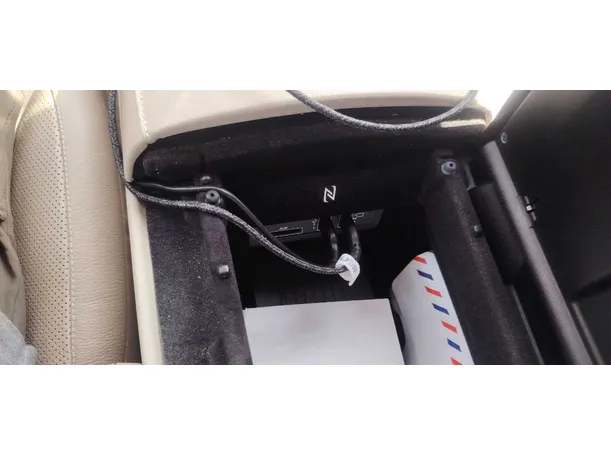 Car image 28