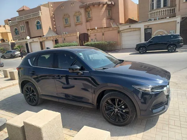 Car image 4