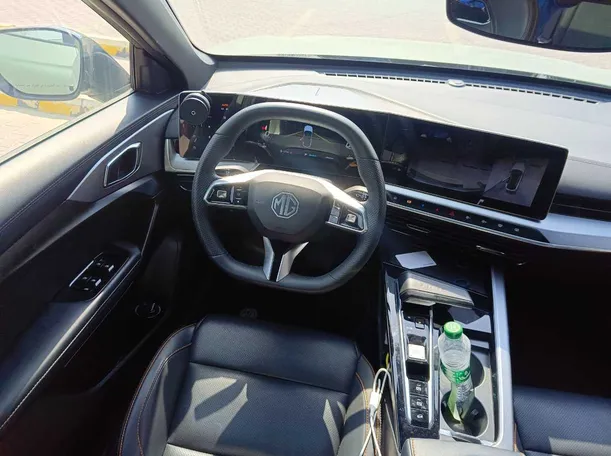Car image 23