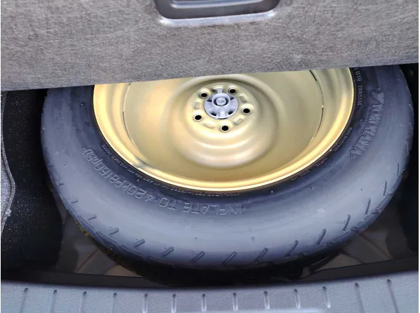 Car image 35