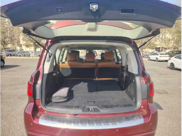 Car image 24