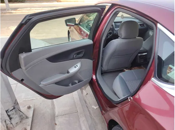 Car image 17