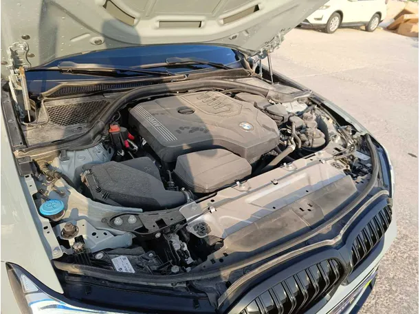 Car image 40