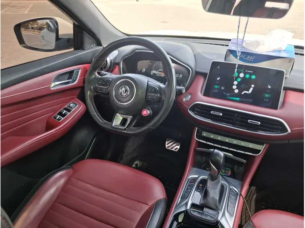 Car image 17