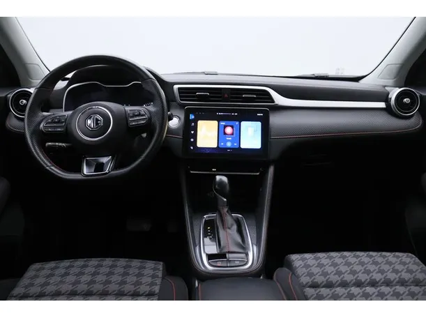 Car image 14
