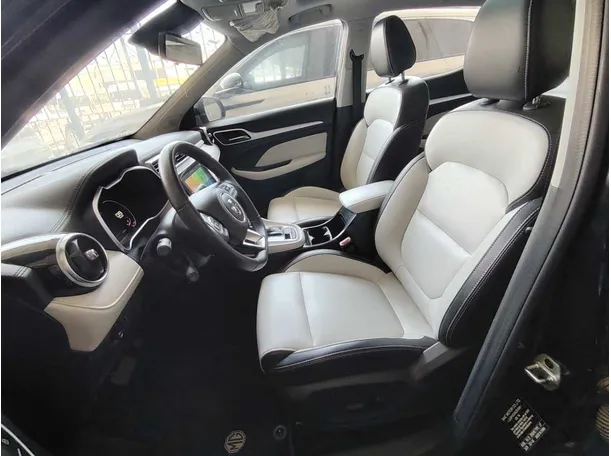 Car image 16