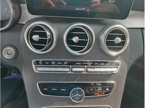 Car image 24