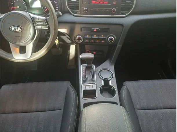 Car image 16