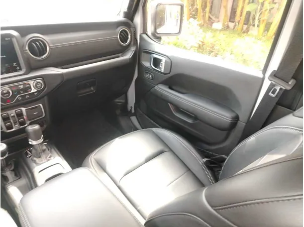 Car image 43