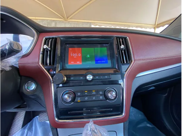 Car image 15