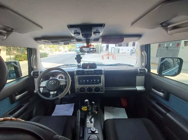 Car image 17