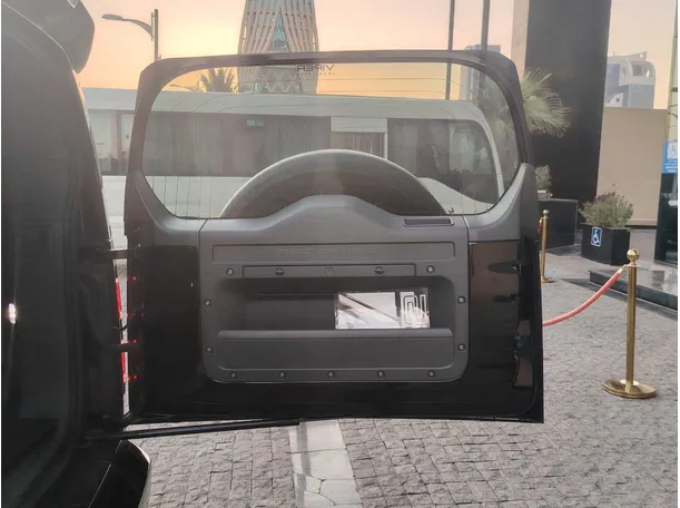 Car image 22