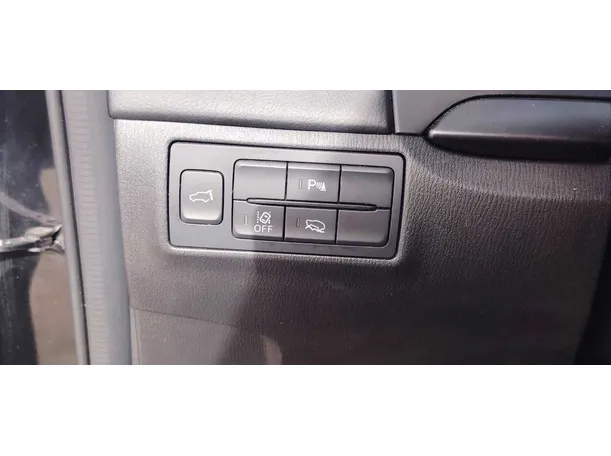 Car image 27