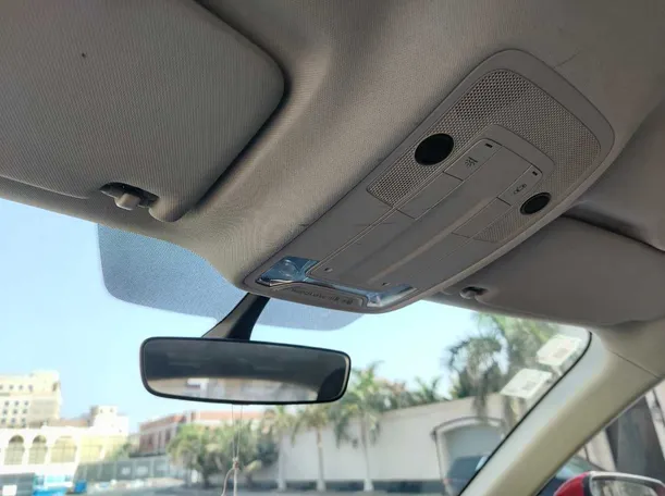 Car image 33