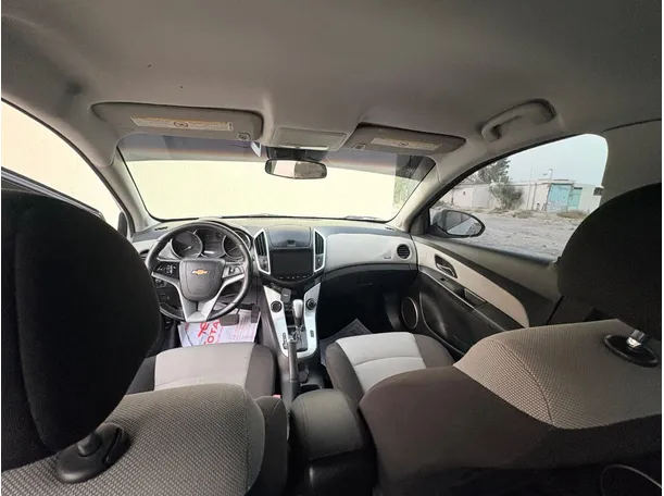 Car image 9