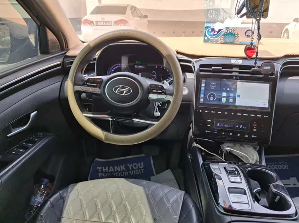 Car image 15
