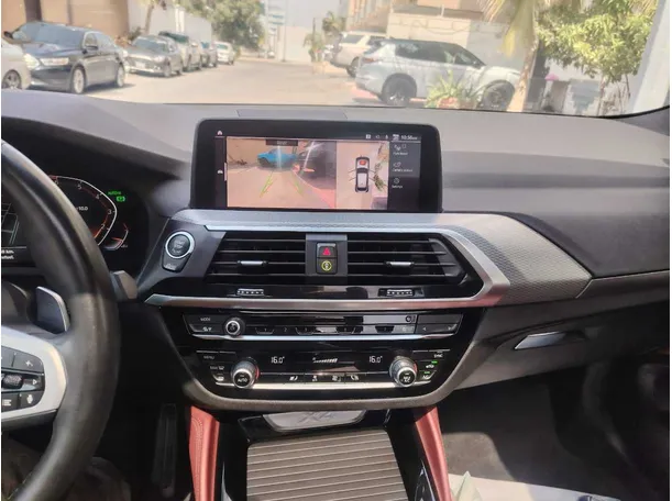 Car image 27