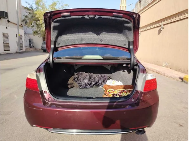 Car image 24