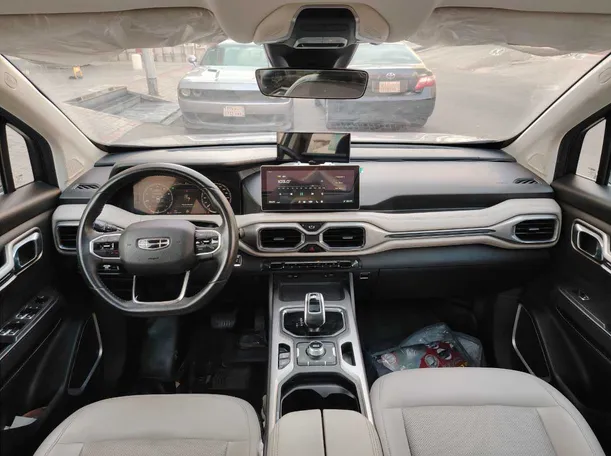 Car image 19