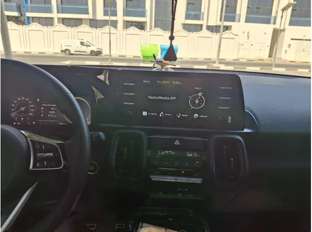 Car image 16