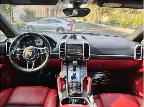 Car image 23